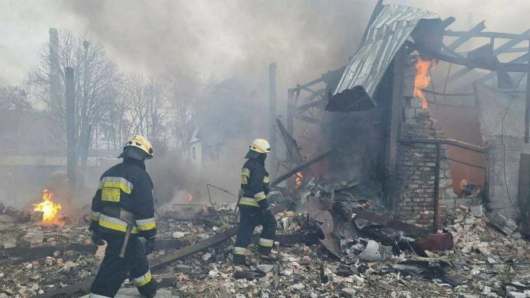 Russia intensifies jet strikes and calls on foreign ‘volunteers’ to join fight