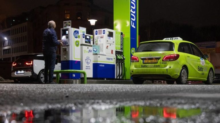 EU agrees price caps on Russian oil products