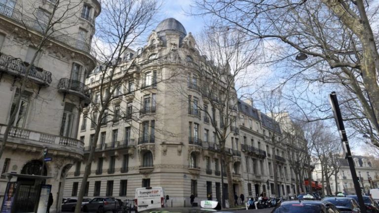 Rothschilds talk to wealthy French families on taking stakes in investment bank
