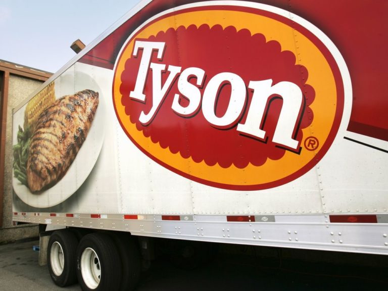 Arkansas Tyson workers sue over lack of COVID protections