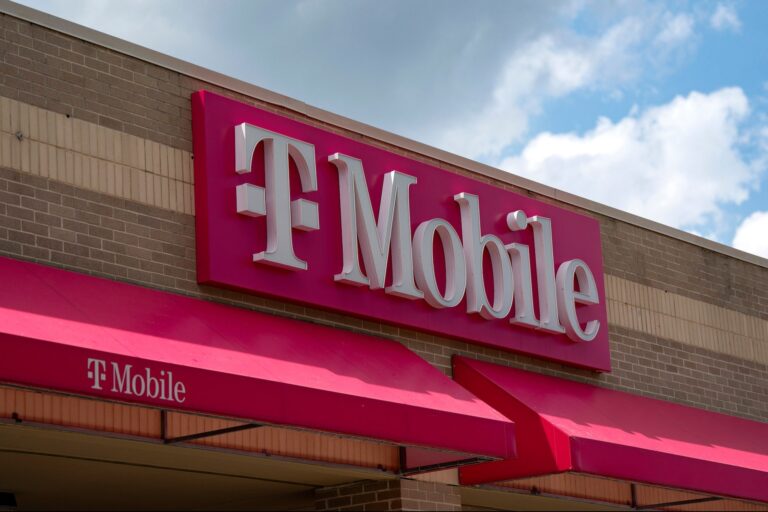 T-Mobile to Acquire USCellular for $4.4 Billion